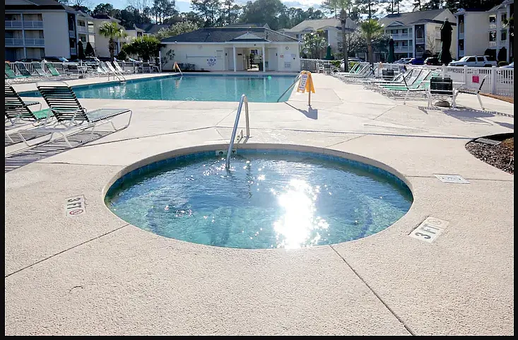 1290 River Oaks Dr — Photo 2
