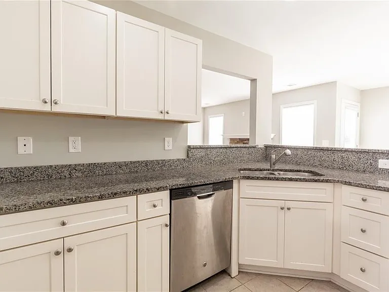 82 Gray Field Ct — Photo 11