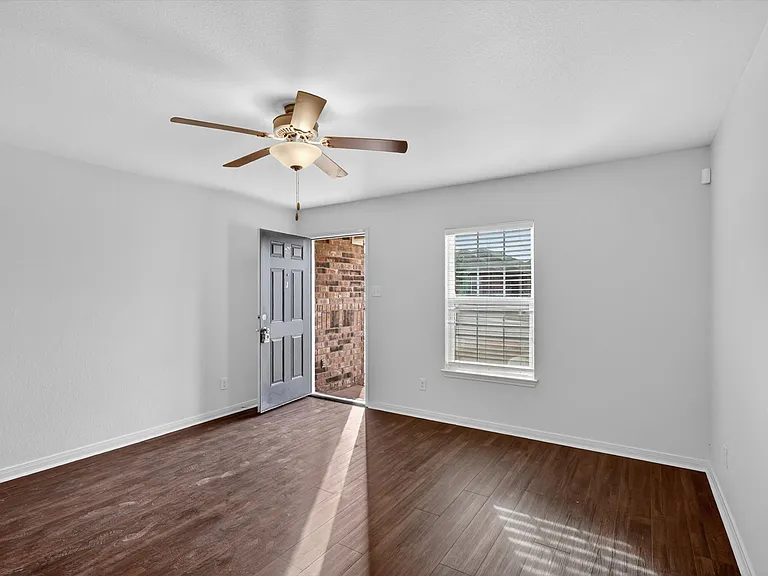 3819 Leighton Hbr — Photo 4