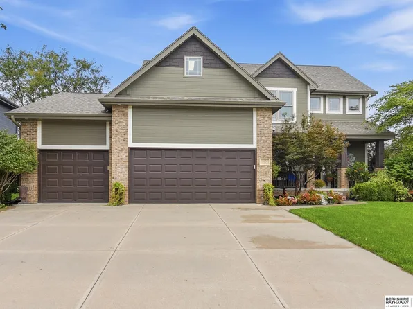 16854 Erskine St, Omaha, NE 68116