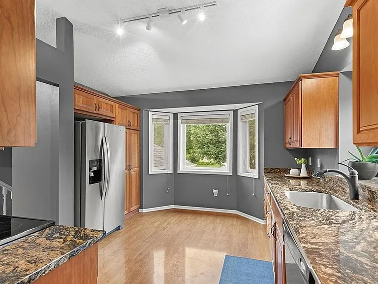 18890 Barrington Dr — Photo 15