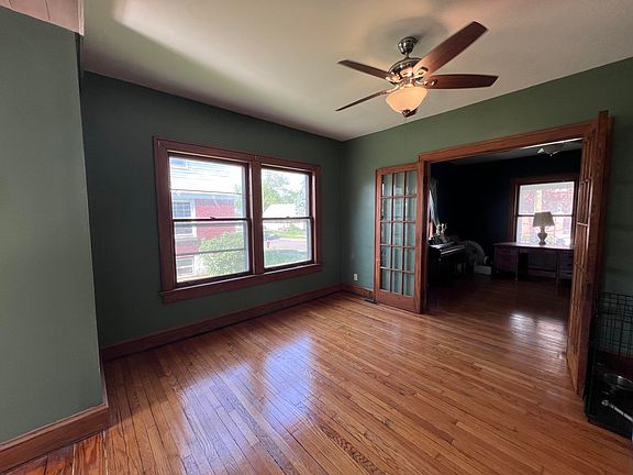 4th image of 307 N Locust St