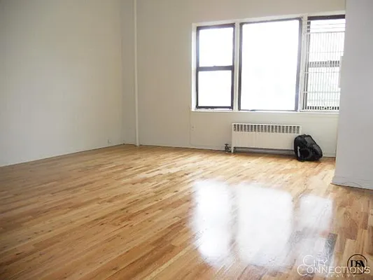 Rented by City Connections Realty | media 8