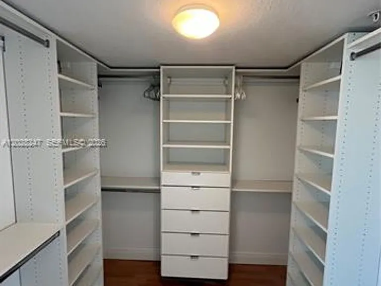 1800 N Bayshore Dr #2310 — Photo 38