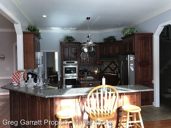 2nd image of 204 James Landing Cir