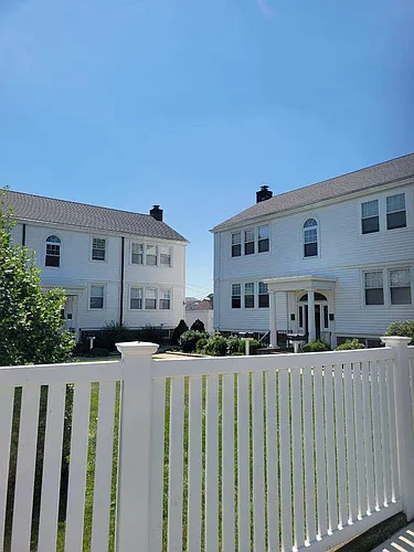1019 Pine Ave #1B Photo 1