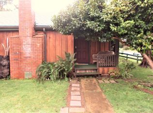 288 Lexington Ave NE, Bandon, OR 97411