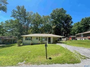 509 6th St NE, Arab, AL 35016