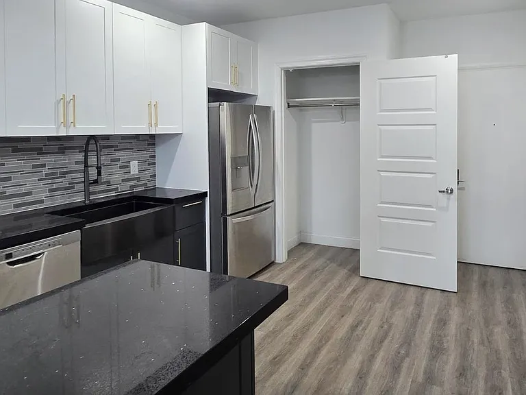 211 Baldwin Ave #403 — Photo 19
