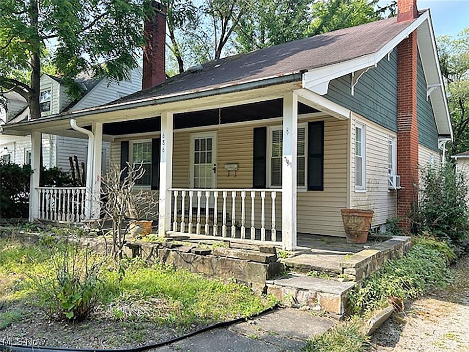 1st image of 686 Jefferson St