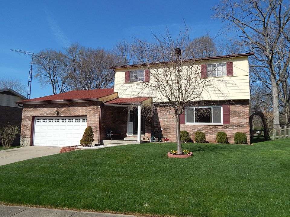 1st image of 817 Lea Castle Pl