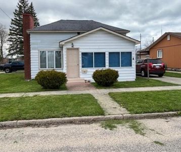 130 S B St, Cheboygan, MI, 49721