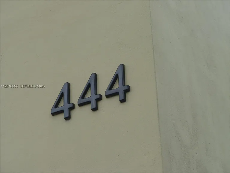 444 SW 4th St #404 — Photo 24