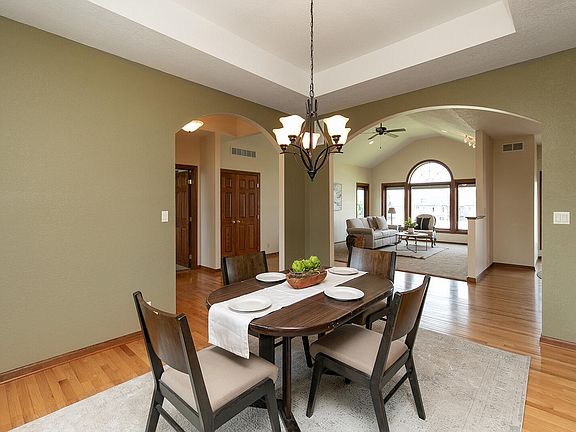 3rd image of 4317 Wembley Ave