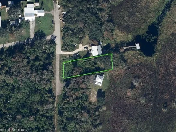 613 Lakesedge Dr, Lake Placid, FL 33852
