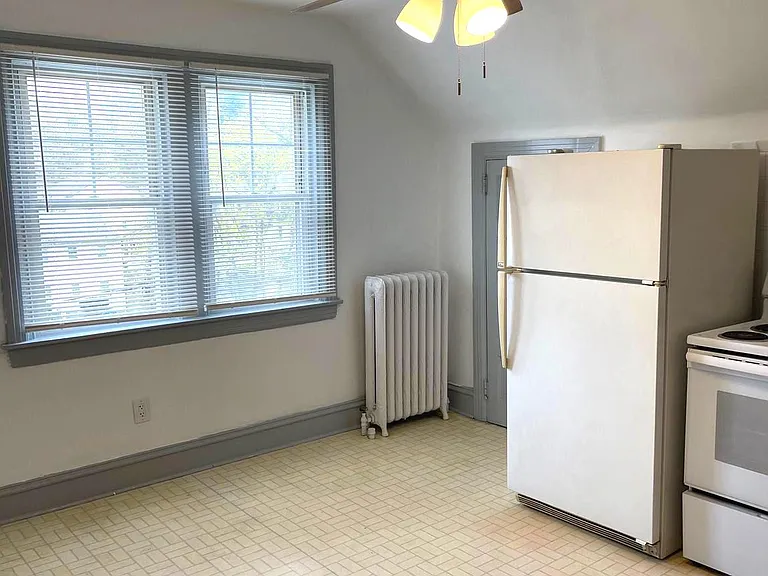 215 S Easton Rd #3 — Photo 5