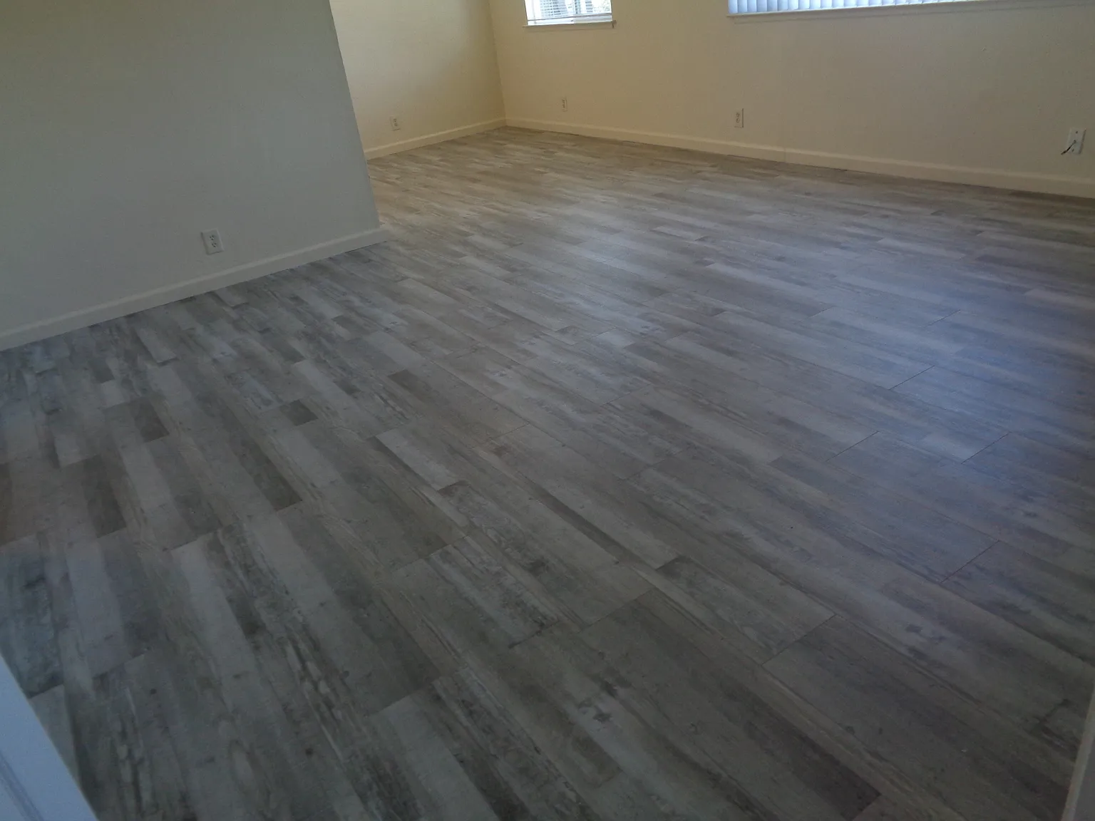 958 S. Barrett Road #1-4 - 4 — Photo 2