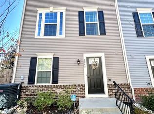 7840 Francis Dickens Ln, Annandale, VA 22003