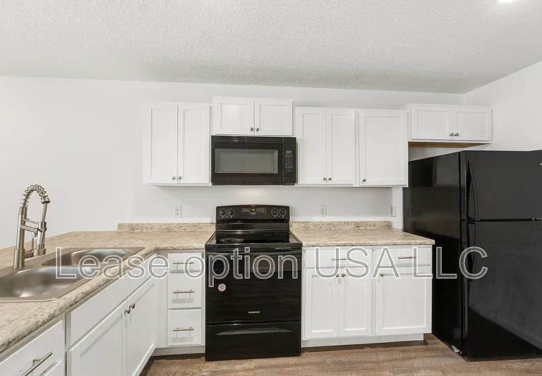 34 Pine St #B — Photo 14