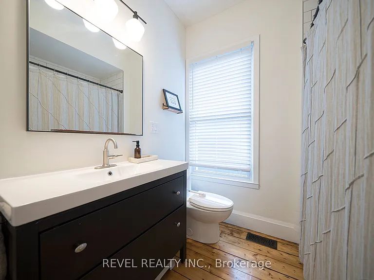 22 Lawrence St — Photo 14