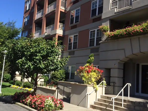 55 Oceana Dr E APT 6A, Brooklyn, NY 11235