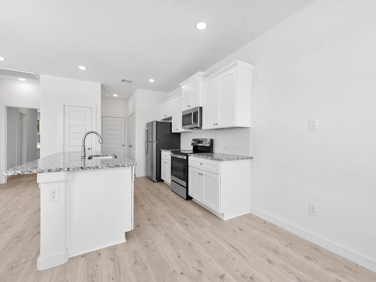 1207 Chestnut Court, Runa - 2 — Photo 4