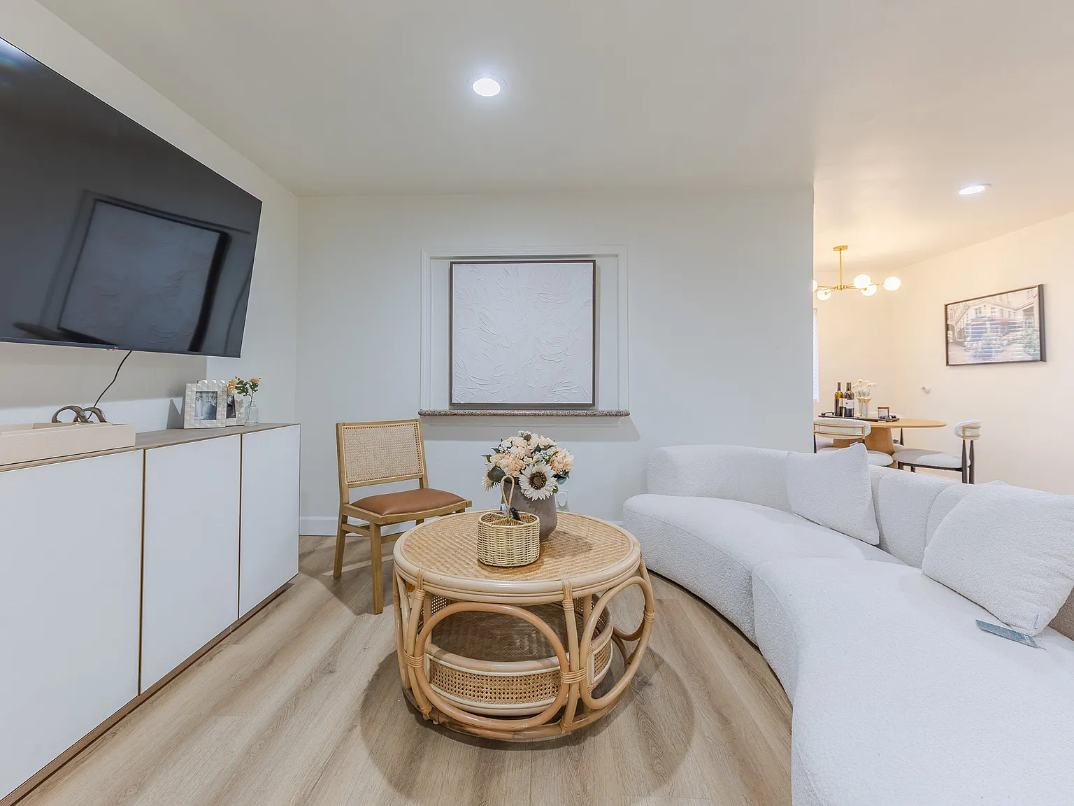 4 bed, 1120 sqft, $9,500 — Photo 2