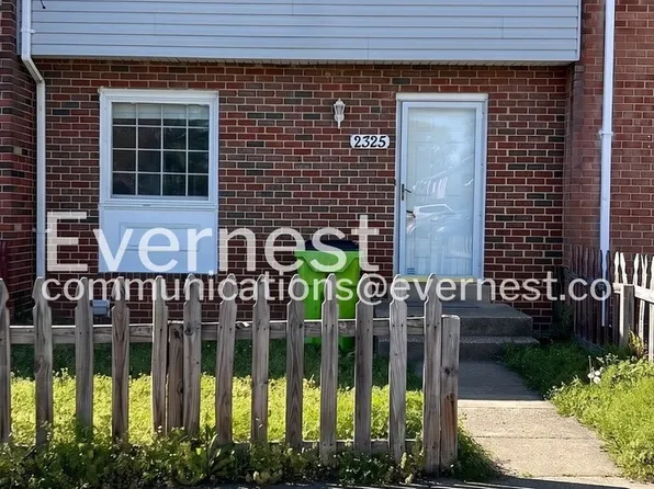 2325 McClellan Ct, Dumfries, VA 22026