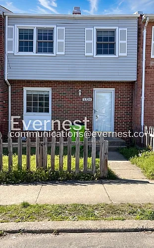 2325 McClellan Ct Photo 1