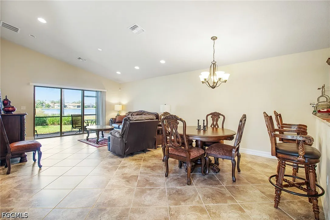 3 bed, 2.0 bath, 1578 sqft, $2,500 — Photo 4