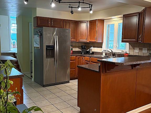 4th image of 727 W Gore Rd
