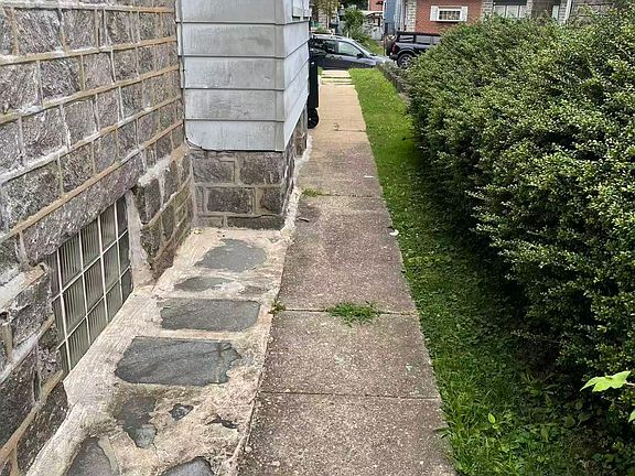 2nd image of 4220 Hartel Ave