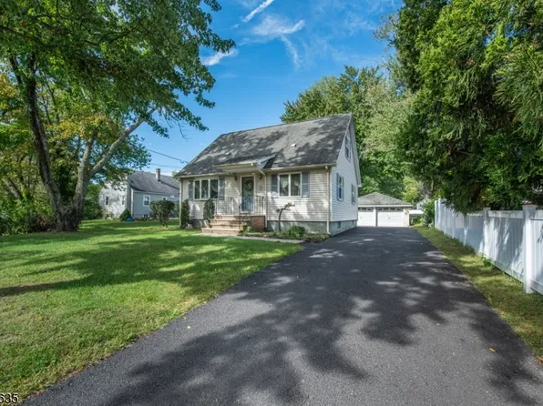 97 Van Dam Ave, Bloomingdale Boro, NJ 07403