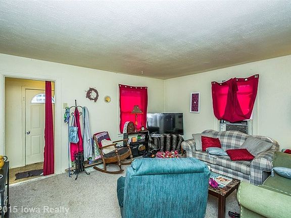 5th image of 703 S Columbus St