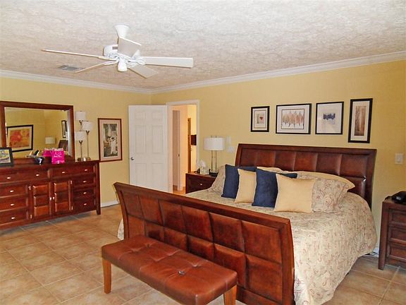 5th image of 2665 NE Cypress Ln