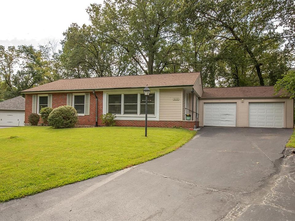 1st image of 444 Woodlawn Estates Dr