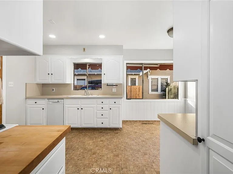 243 N Grand St — Photo 12