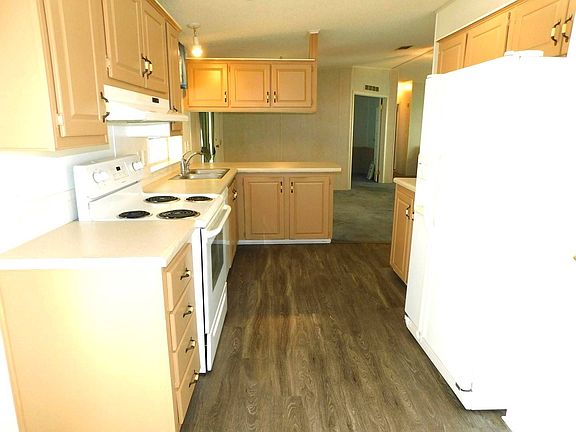 3rd image of 34636 Green Arbor St