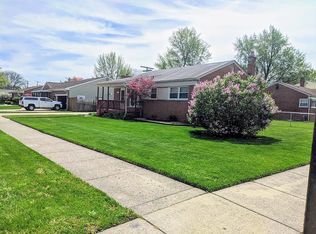27763 Cambridge St, Garden City, MI 48135