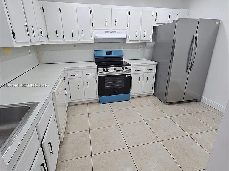 8633 SW 137th Ave #8633 — Photo 2