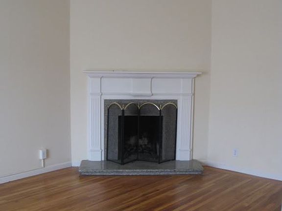 4th image of 2391 30th Ave