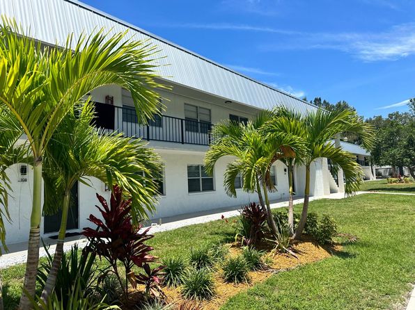 3232 Fruitville Rd #209
