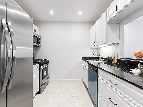 3rd image of 1400 5th Ave APT 2D