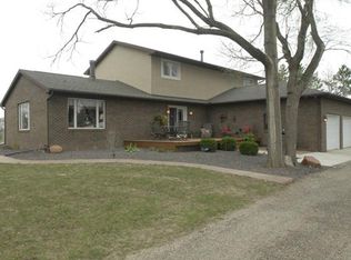 2806 Hendrix Dr, Bloomington, IL 61704