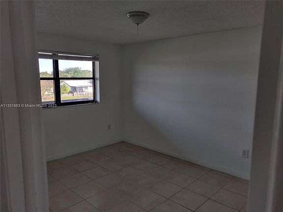 4th image of 9947 Nob Hill Ln #9947