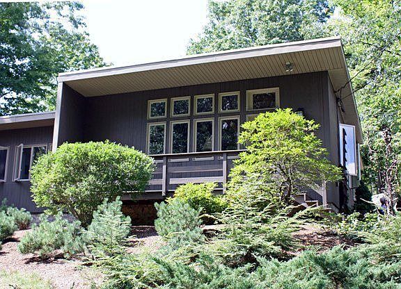 5th image of 40 S Lake Dr