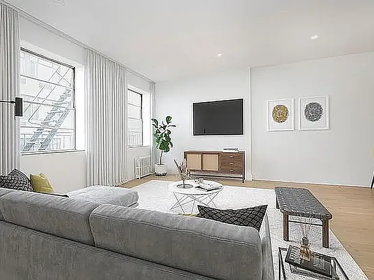 494 Henry St #THREE — Photo 1