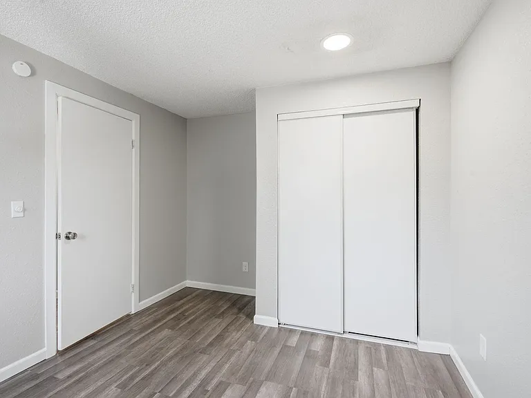 River Court Apartments - Updated Units With A View! — Photo 37