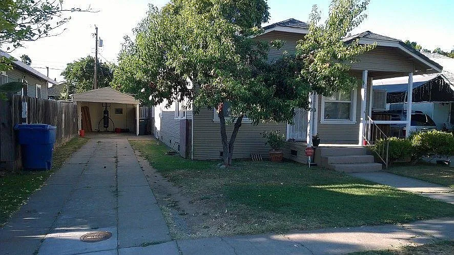 5229 15th Ave — Photo 2