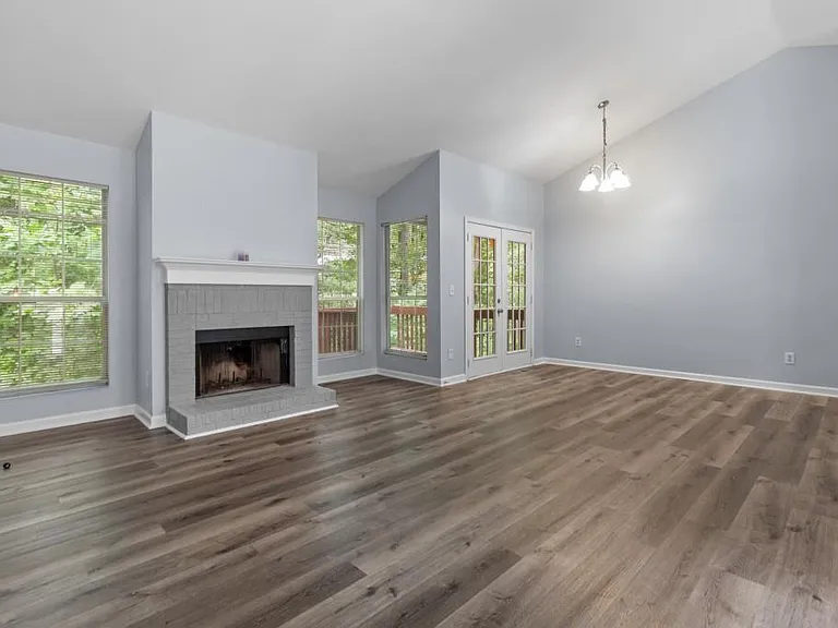 2262 Cobb Creek Dr — Photo 3